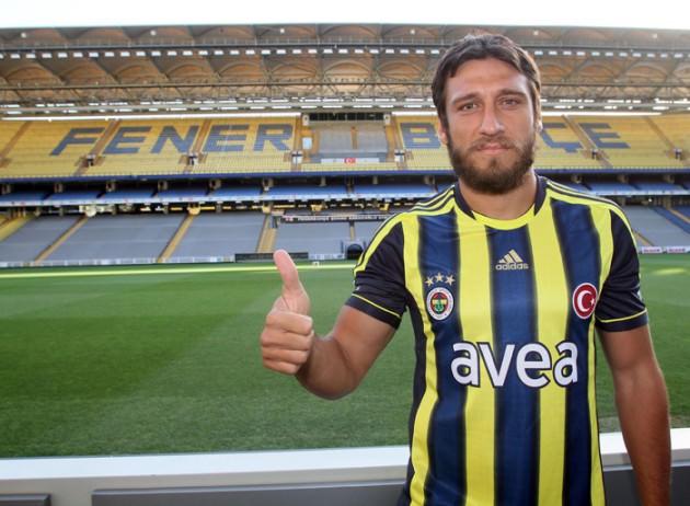 EGEMEN KORKMAZ (FENERBAHÇE) Bursaspor, Trabzonspor, Beşiktaş... Ve şimdi de Fenerbahçe... Egemen Korkmaz yeni sezonda Fenerbahçe savunmasının değişmez ismi olmak için mücadele edecek.