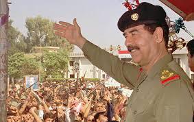 Saddam Hüseyin-Irak ‘Birlik içinde kalın’ ABD’nin Irak’a 2003 yılındaki müdahalesinin ardından 9 ay aranan Saddam Hüseyin, memleketi Tikrit’te bir çukurda bulundu.