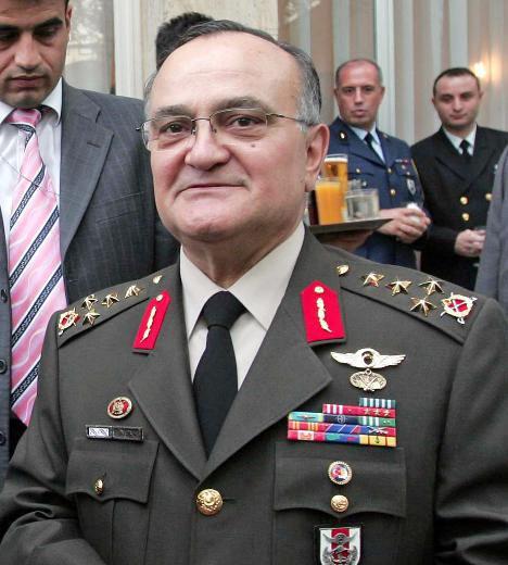 ERGİN SAYGUN İstanbul 10. Ağır Ceza Mahkemesi, “Balyoz Planı” davasında emekli Orgeneral Ergin Saygun'u 18 yıl hapis cezasına çarptırdı.