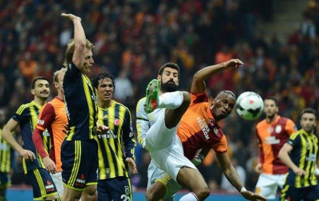 Ahahahaha melo istediğini yaptı göstertti kırmızı kartı emreye