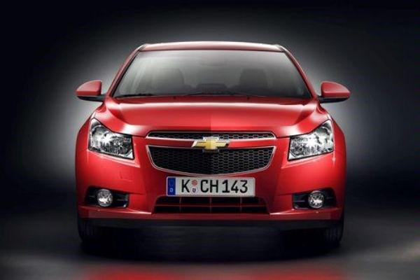 <p>4. Chevrolet Cruze</p>
<p>Toplam küresel satış: 729 bin adet</p>