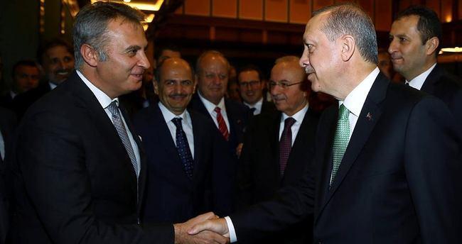 <p>"Çok da mutlu oldum. Kendisine de söyledim, Stockholm'e Cumhurbaşkanımızla gitmek istiyorduk ama inşallah bir dahaki yaza gideriz."</p>

