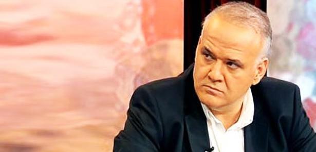 AHMET ÇAKAR (SABAH): "KARARLAR DOĞRU" - İskoç hakem, fevkalade iyi bir maç yönetti. Deplasman takımını hiç ezdirmedi. İki sarı karttan dolayı Lazio'lu oyuncuya verdiği kırmızı kart doğru. Penaltı tartışılabilir ama Lazio sol bekinin hava topunda sağ kolu açık ve temas var. Sonuç olarak İskoç hakem dün gece çatır çatır maçın nasıl yönetileceğini herkese göstermiştir sanırım.