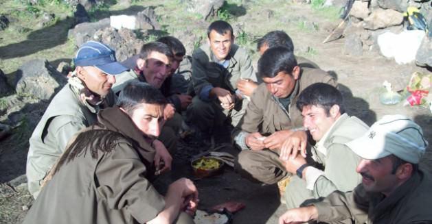 Teröristlerin üzerinden çıkan fotoğraflar o sefil hayatın bir göstergesi....