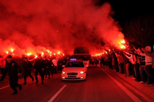 <p>Uşak: %40 GS - %35 FB - %16 BJK</p>