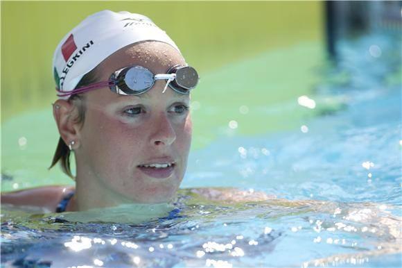 FEDERICA PELLEGRINI Dünyanın en güzel sporcularından birisi. İtalyan yüzücü Pekin’den 200 metre serbest altınıyla dönmüştü. Gönül ilişkilerindeki gelgitler en az başarıları kadar ilgi çekiyor. Altın madalya alır mı bilinmez ama sadece o güzel yüzünü görebilmek için bile izlemeye değer. Son Avrupa Şampiyonası’nda 200 metre serbestte altın madalya kazanarak Londra için iyi durumda göründü.