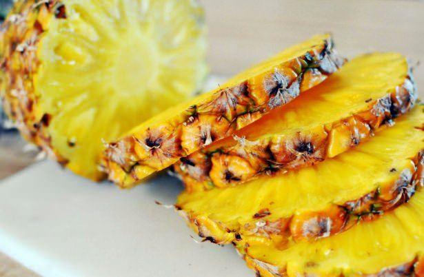 <p><strong>ANANAS</strong></p>

<p>Bakteri ve parazitlerle savaşmaya yarar,</p>
