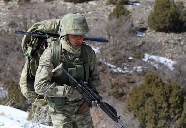 <p>Araziye konuşlanan topçu birlikleri de tugayda aldıkları eğitimi, manevra mühimmatı ile pratiğe döktü.</p>

<p> </p>
