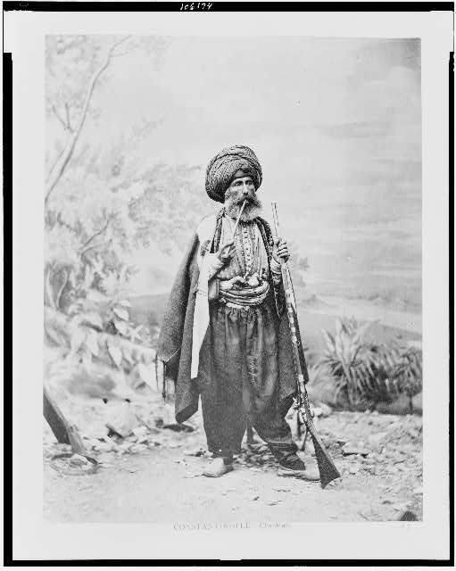 <p>İstanbul'da yaşayan Keldaniler(Katolik Kilisesi'ne mensup Semitik halk)</p>

<p> </p>
