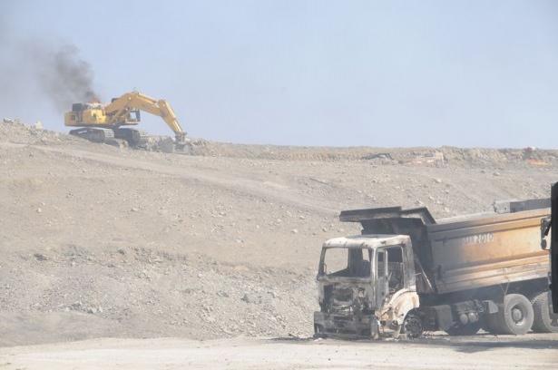 <p>Cudi Dağı'nda bitmesine çok az kalan tünel, 46 kilometrelik Cizre yolunu, 37 kilometreye düşürecek, 40 dakikalık zaman süresini ise 20 dakikaya indirecek.</p>
<p> </p>