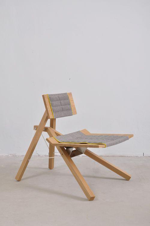 <p>Sandalye, masa, koltuk ve daha birçok mobilyada yeni nesil tasarımlar, kısa sürede teknoloji ve sadeliği sevenlerin de gözdesi oldu. </p>
