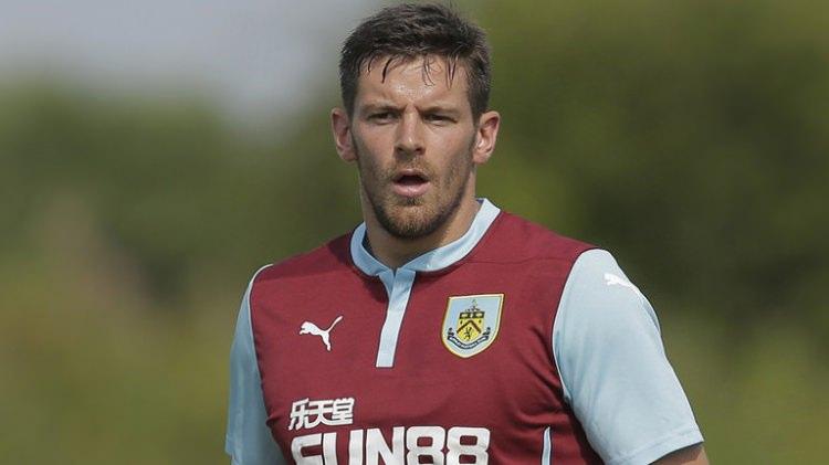 <p>Lukas Jutkiewicz<br />
<br />
Eski takımı (Burnley) Yeni Takımı (Birmingham) Birmingham 1.2 milyon euro</p>
