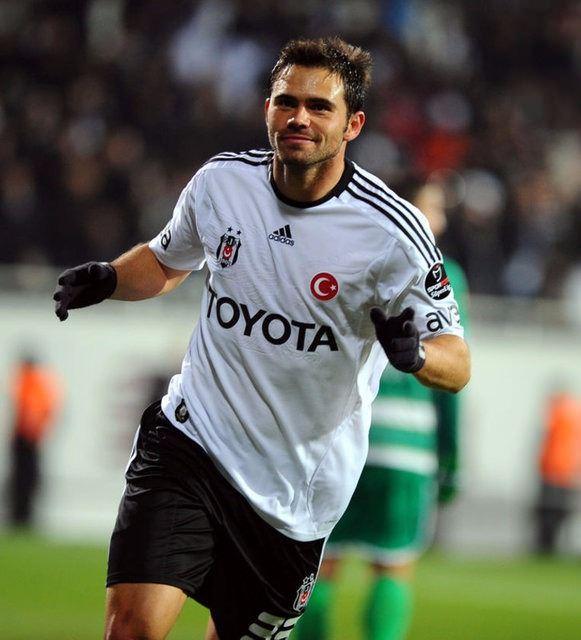 <p>Edu - Yaşı: 34 - Takımı: Jeonbuk (Güney Kore)</p>

<p> </p>
