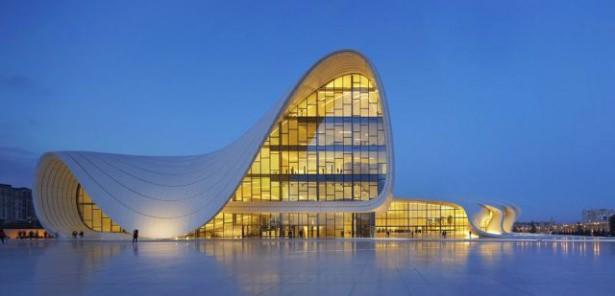 <p>Heydar Aliyev Cultural Center (Baku, Azerbaijan)</p>

<p> </p>

