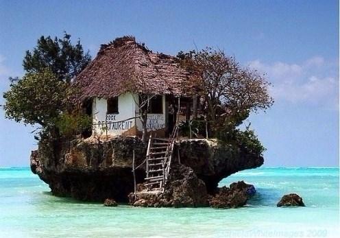 <p>Zanzibar’ın doğu kıyısında bir restoran, buraya isterseniz yürüyebilir isterseniz bir tekne ile de ulaşabilirsiniz.</p>

<p> </p>
