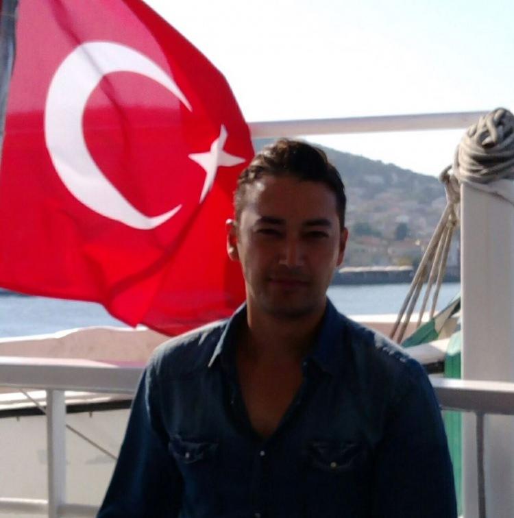 <p>Eskişehirspor mali asbaşkanı Ekrem Birsen'in yeğeni, 29 yaşındaki polis memuru Uğur Ürker'in acı haberi Eskişehir’de yaşayam ailesine ulaştırıldı.</p>