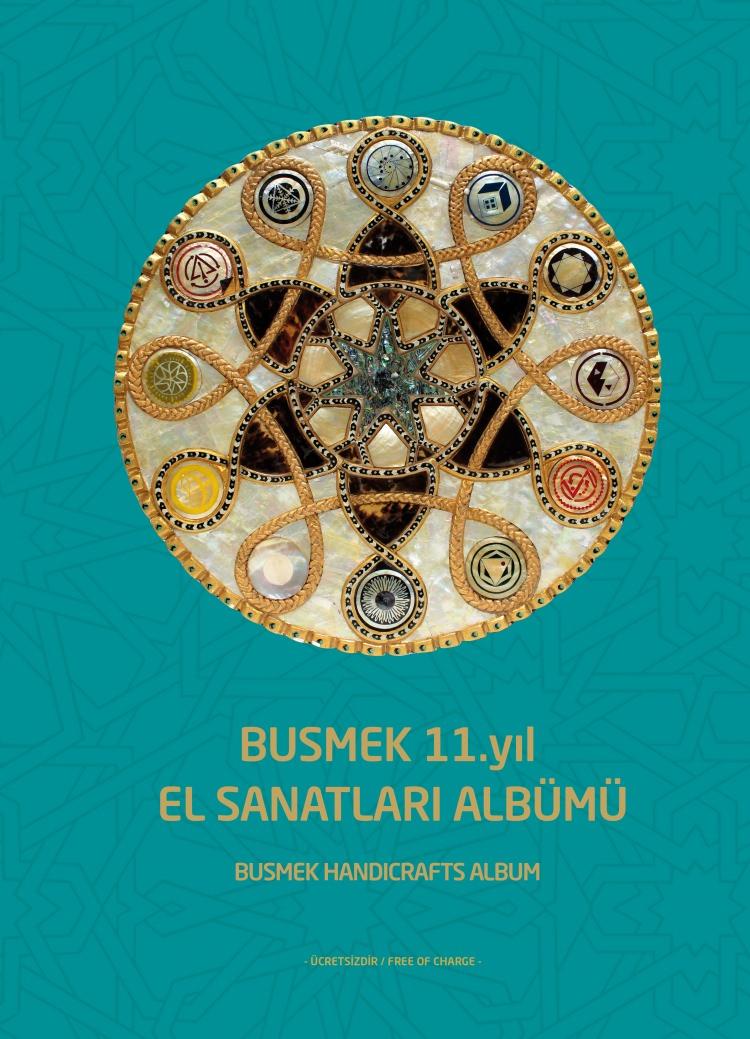 <p>BUSMEK 11. Yıl El Sanatları Albümü’nde toplanan ürünler, alt sınır 16 yaş olmak üzere tüm kursiyerlerinin eserlerine verdiği önemin de kanıtı. </p>
