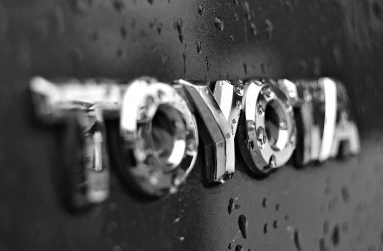 <p><span style="color:#FFA07A"><strong>TOYOTA'DA İNDİRİM 10 BİN LİRAYI AŞTI</strong></span></p>
