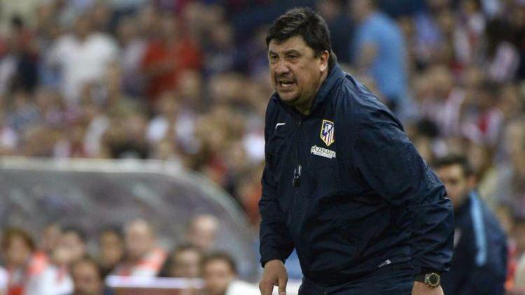 <p>GERMAN BURGOS | Boğa lakaplı Atletico Madrid yardımcı antrenörü Burgos'a 2003 yılında böbrek kanseri teşhisi konuldu. Ancak Boğa, oldukça hızlı bir şekilde sahadaki görevine geri döndü.</p>