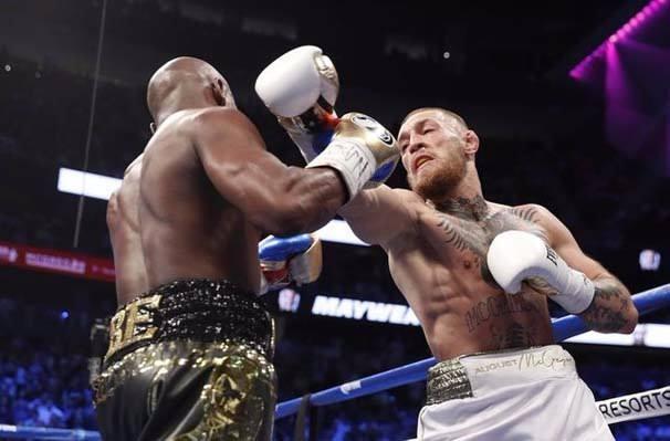 <p>Lakabı 'para' olan Floyd Mayweather 50. maçında 50. galibiyetini aldı. </p>
