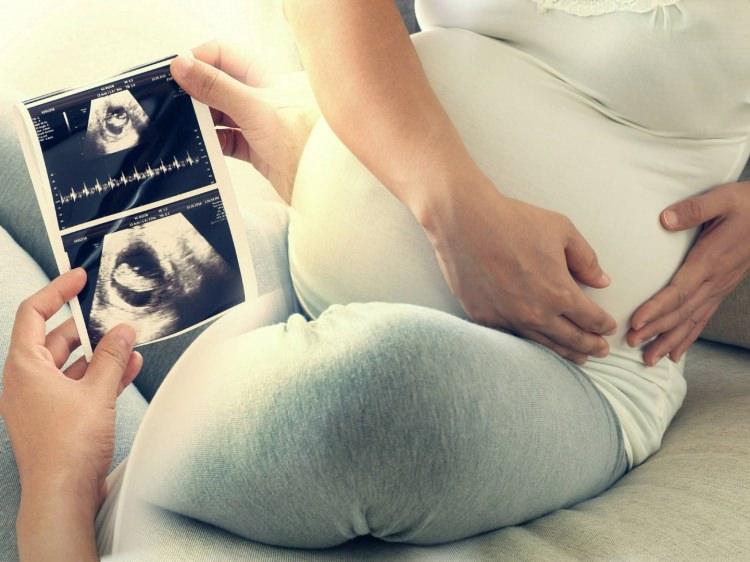 <p>Yapılan çalışmalara göre, 4D ultrason cihazıyla sigara içen annenin karnındaki bebeğin tepkileri görüntülendi.</p>
