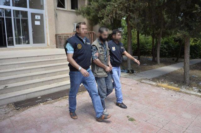 <p>Teslim olan teröristlerin, ifade işlemlerinin ardından adliyeye sevk edilmesi bekleniyor.</p>
<p> </p>