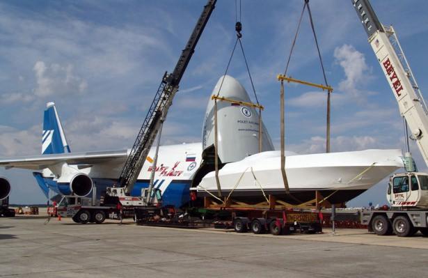 <p>İşte dev u&ccedil;ağa benzersiz kargolardan biri y&uuml;klenirken.</p>

<p>&nbsp;</p>
