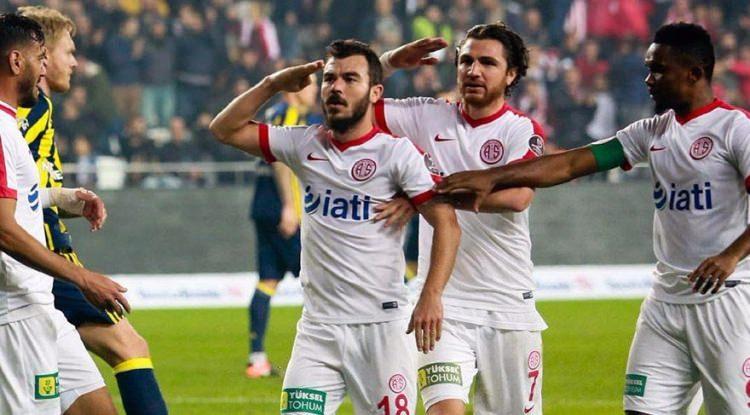 <p>Yekta Kurtuluş (Antalyaspor)</p>

