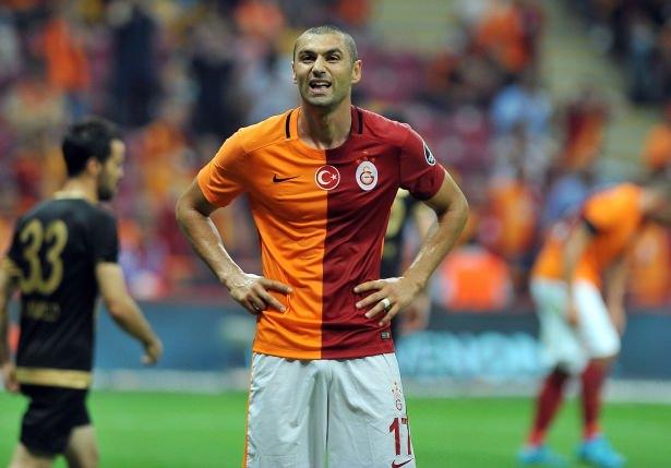 <p>Maçın ilk yarısı 1-1'lik eşitlikle sona erdi.</p>