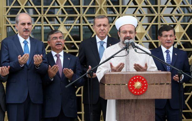 <p>Beştepe'de bulunan Beştepe Millet Camii açılışında konuşan Cumhurbaşkanı Erdoğan caminin 'Millet Camisi' olduğunu söyledi.</p>

<p> </p>
