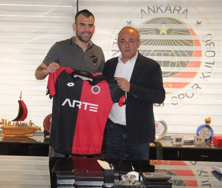 <p>Skuletic - Lokomotiv Moskova ===> Gençlerbirliği</p>

