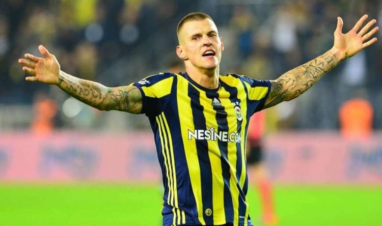 <p><strong>MARTIN SKRTEL </strong>| <strong>KALMALI | </strong>İlerleyen yaşı nedeniyle satılması pek bir getiri sağlamayacaktır. Süper Lig standartlarının üzerinde olan kalitesiyle mutlaka en az bir yıl daha takımda tutulmalı.</p>
