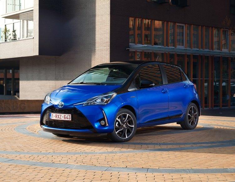 <p>Yaris 8 bin 350 TL’lik indirimle haziran kampanyasındaki yerini alırken, 2016 ve 2017 model yılı Yaris’lerde Motorlu Taşıtlar Vergisi Toyota tarafından karşılanıyor.<br />
<br />
Bunun yanında ayrıca hem 2016 hem de 2017 model yılına ait Yaris’lerde metalik renk farkı da alınmıyor.</p>
