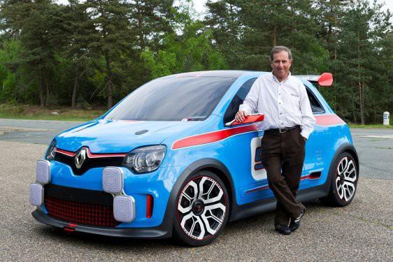<p>Lineer akselerasyon sağlayan motor, düşük devirlerden itibaren bile dolgun gövdeli ve son derece cömert.</p>
