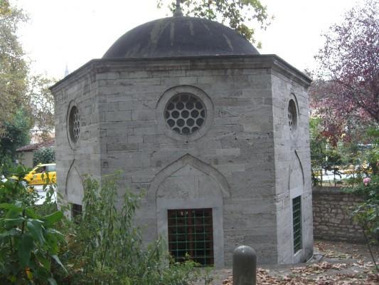 <p>Hubbi Hatun Türbesi</p>
<p>Cezri Kasım Mahallesi Defterdar Caddesi Değirmen Sokak - Eyüp</p>