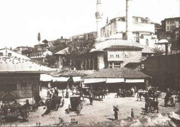 <p>Üsküdar Meydanı</p>