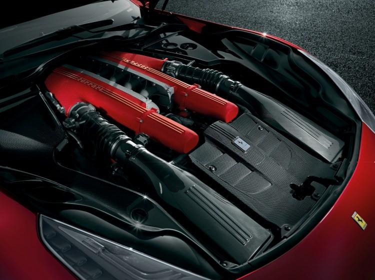 <p><span style="color:#FFA07A"><strong>4 LİTRENİN ÜZERİNDE EN İYİ MOTOR</strong></span></p>