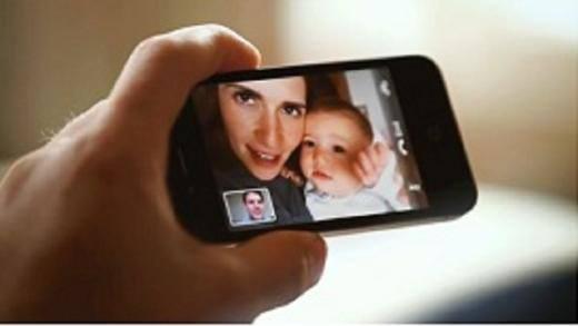 Önceki sürümlerde sadece Wi-Fi ile çalışan Facetime, İOS 6 ile birlikte 3G ile de destekliyor. Öte yandan, 3G üzerinden FaceTime özelliği, sadece iPhone5, iPhone 4S ve Yeni iPad’de bulunuyor.