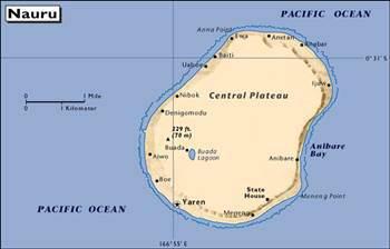 Nauru Nauru, Büyük Okyanus'ta küçük bir mercan adasında kurulu devlettir. Doğusunda Yeni Gine yer alır, Ekvator'un ve Marshall Adaları'nın güneyindedir.