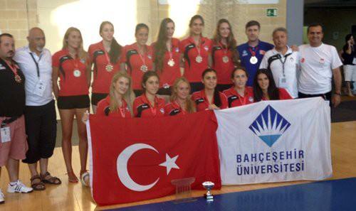 - Bahçeşehir Üniversitesi Kadın Voleybol Takımı, 1. Avrupa Üniversite Oyunları'nda final maçında Sırbistan'ın Belgrad Üniversitesi Kadın Voleybol Takımı'nı 3-0 yenerek şampiyon oldu.