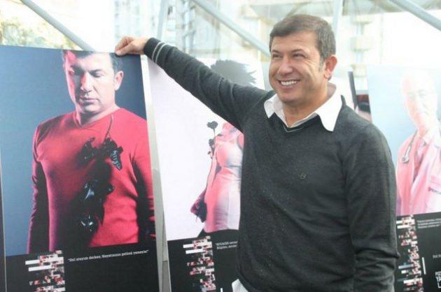 <p>TANJU ÇOLAK "Tenceren dibin kara, seninki senden kara..."</p>
