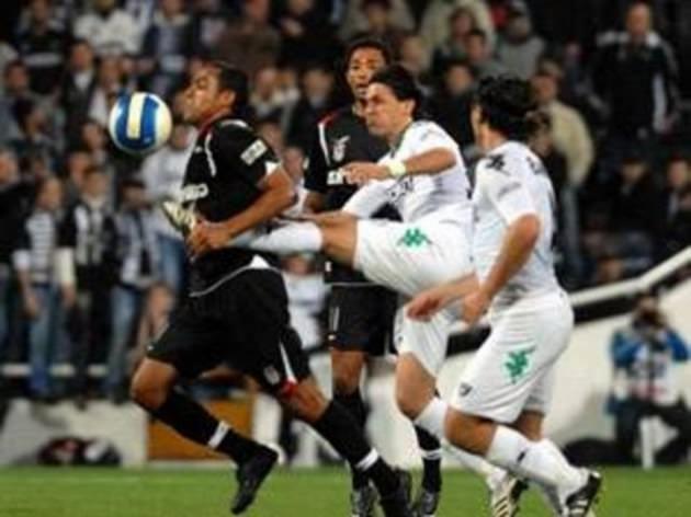 Beşiktaş-Denizlispor: 3-2 22 Eylül 2007’de Süper Lig'in 6. haftasında Beşiktaş, konuk ettiği Denizlispor karşısında ecel terleri döktü. Fatih Egedik'in 2 golüne engel olamayan Kartal, şoktan çabuk kurtularak, 2-0 geriden gelip maçı 3-2 çevirdi.