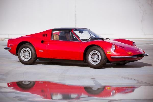 <p><strong>1974 Ferrari Dino 246 GTS</strong> <br />Tahmini fiyat aralığı 325 bin dolar ile 375 bin dolar arasında.</p>