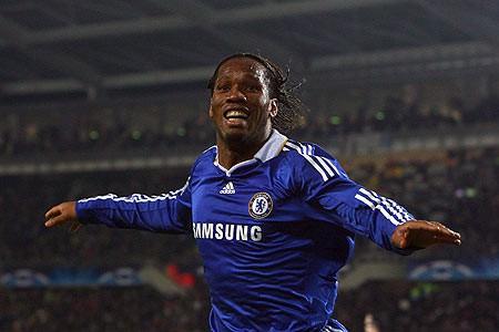 2006-2007 sezonunda, ligde 33 kez fileleri havalandırarak, gol krallığı tacını taktı. O sezon Chelsea'ye lig kupası ve federasyon kupasını kazandıran goller de Drogba'dan geliyordu.
