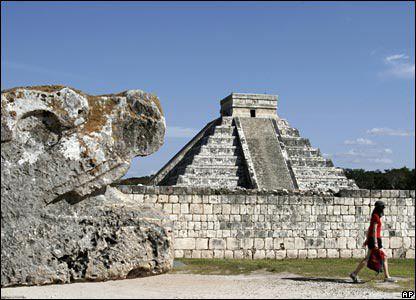 <p><strong>Chichen Itza – Meksika</strong></p>
<p>Meksika'nın Yucatan Yarımadası'nda bulunan bu şehir, M.S. 500 ve 900 yılları arasında Maya uygarlığının en önemli yerleşim merkezi olmuştur.</p>