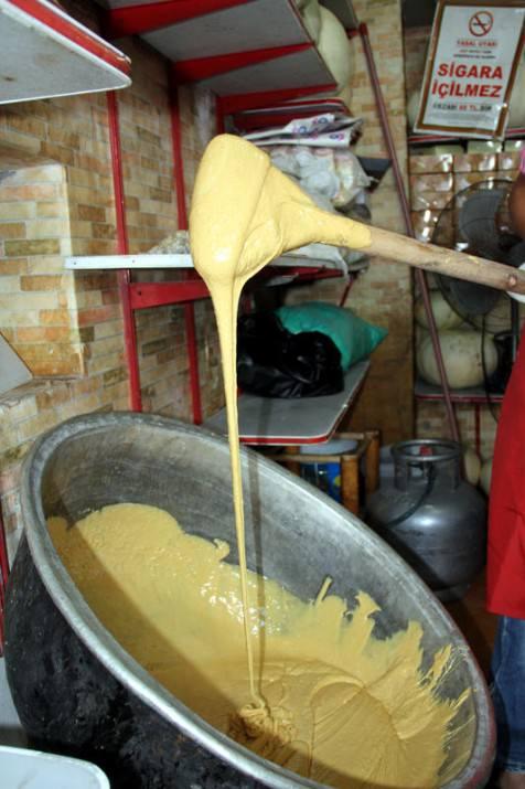 Hatay'ın çok kültürlü "Ramazan helvası"