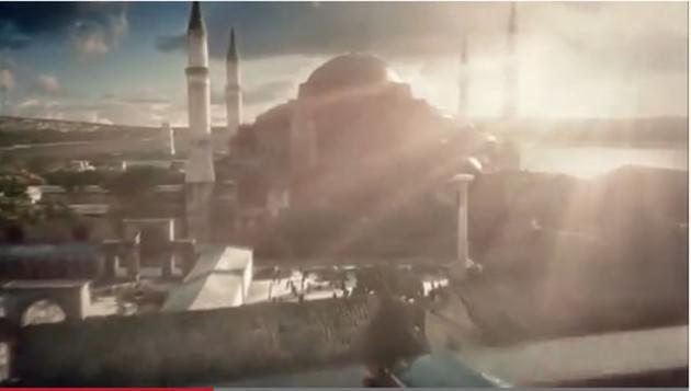 Ayasofya'da ilk namaz kılındığında minare yoktu. Fragmandaki minareler ise göze çarpıyor.