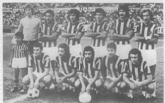 <p>1973-74 sezonunda 16 takım şampiyonluk mücadelesi verdi. Sezona Brezilyalı ünlü teknik adam Didi yönetiminde başlayan Fenerbahçe, 30 maçlık maratonda 43 puanla ipi önde göğüsledi ve ezeli rakibi Galatasaray'ın 3 yıllık şampiyonluk serisine son verdi. Sarı-lacivertlilerde Cemil Turan attığı 14 golle gol kralı oldu.</p>
