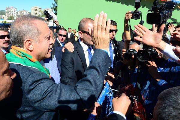 Başbakan Recep Tayyip Erdoğan, toplu açılışlar için Adana'nın Kozan ilçesindeydi. 