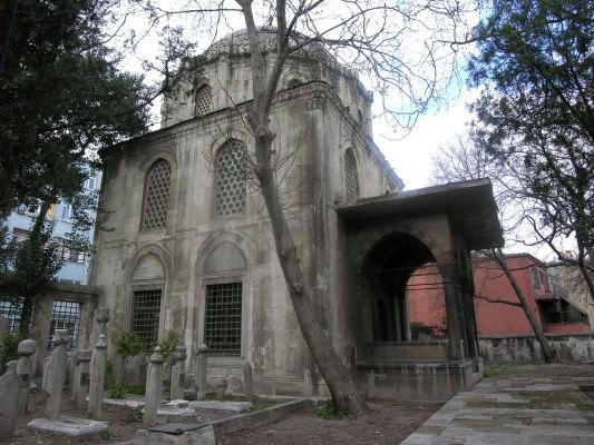 <p>Nakkaş Hasan Paşa Türbesi</p>
<p>Zal Mahmud Paşa Caddesi - Eyüp</p>